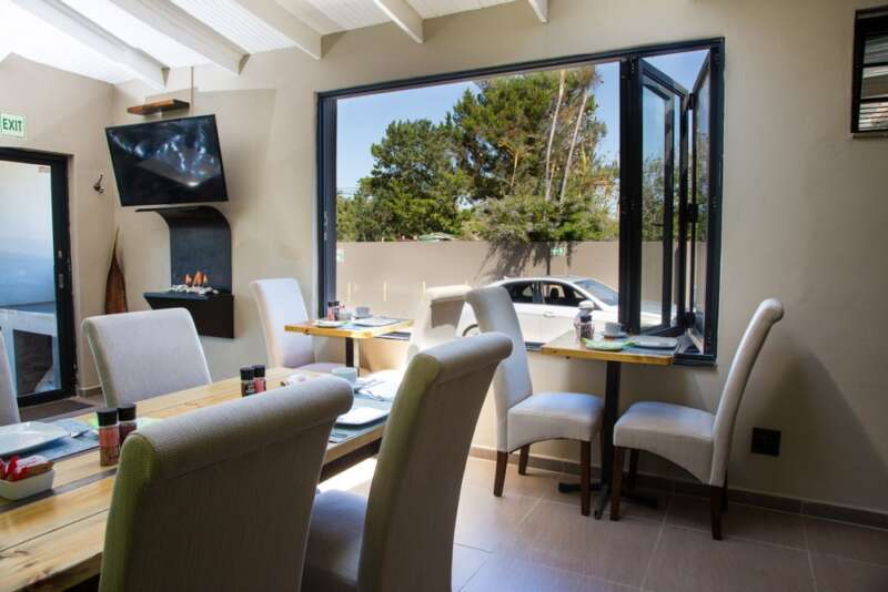 Pinto dining area (2)