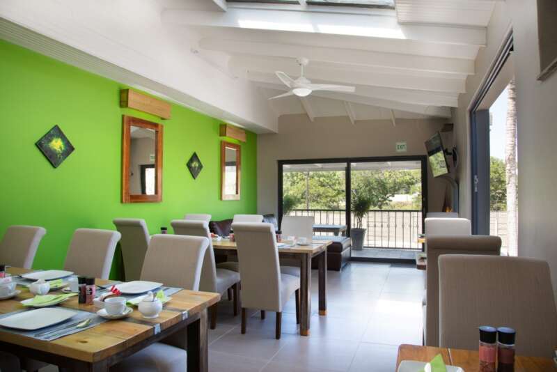 Pinto dining area (3)